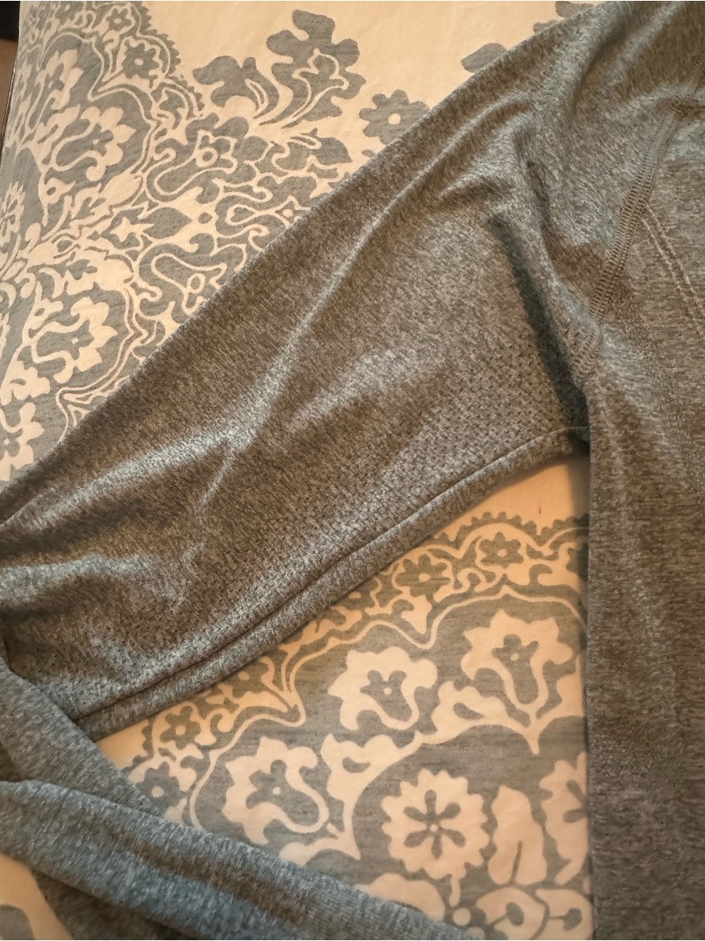Calia Classic Long Sleeve Crewneck Running Top - Gray M ( like new) - Picture 3 of 7